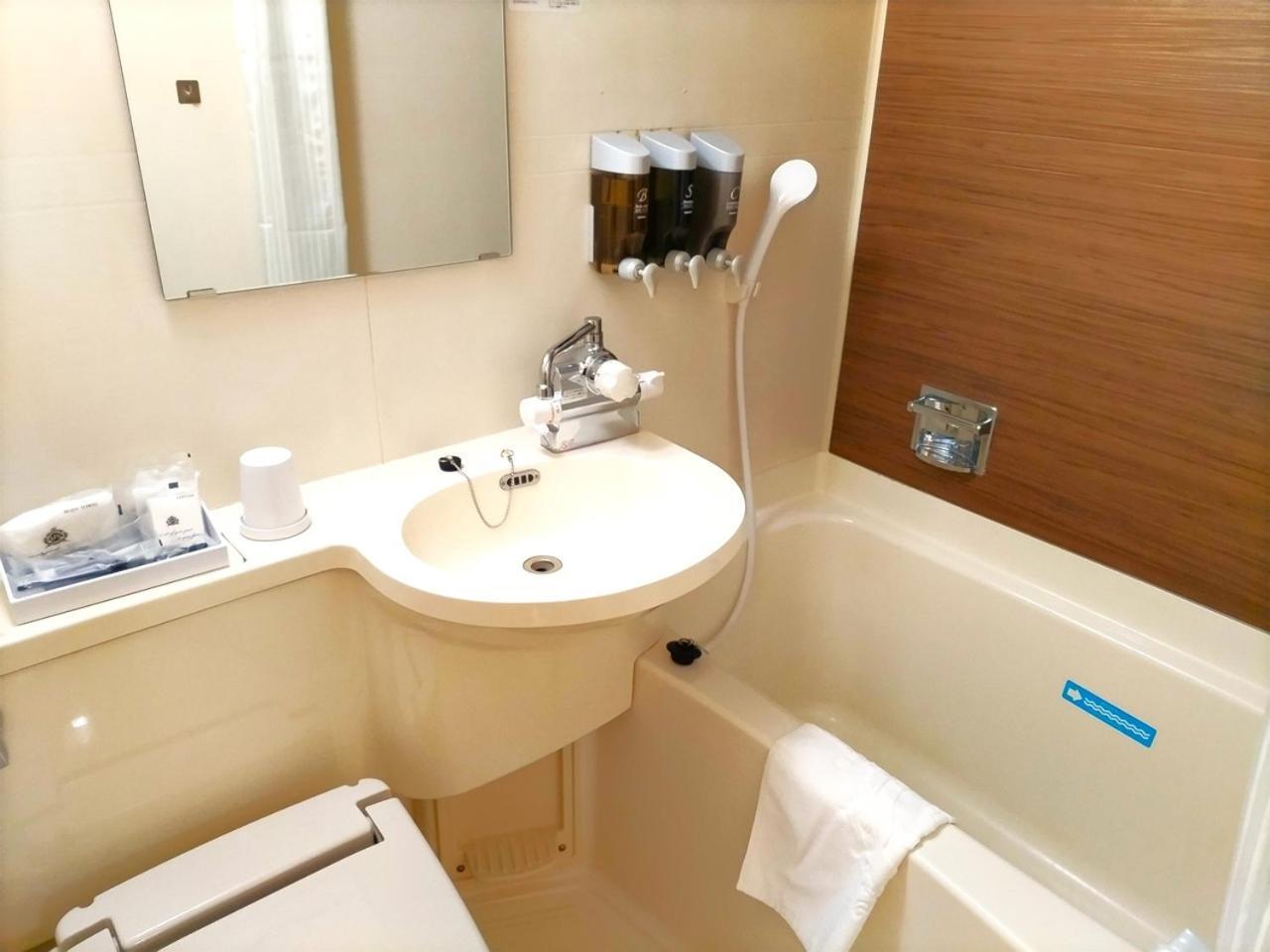 Apa Hotel Tokushima Ekimae מראה חיצוני תמונה