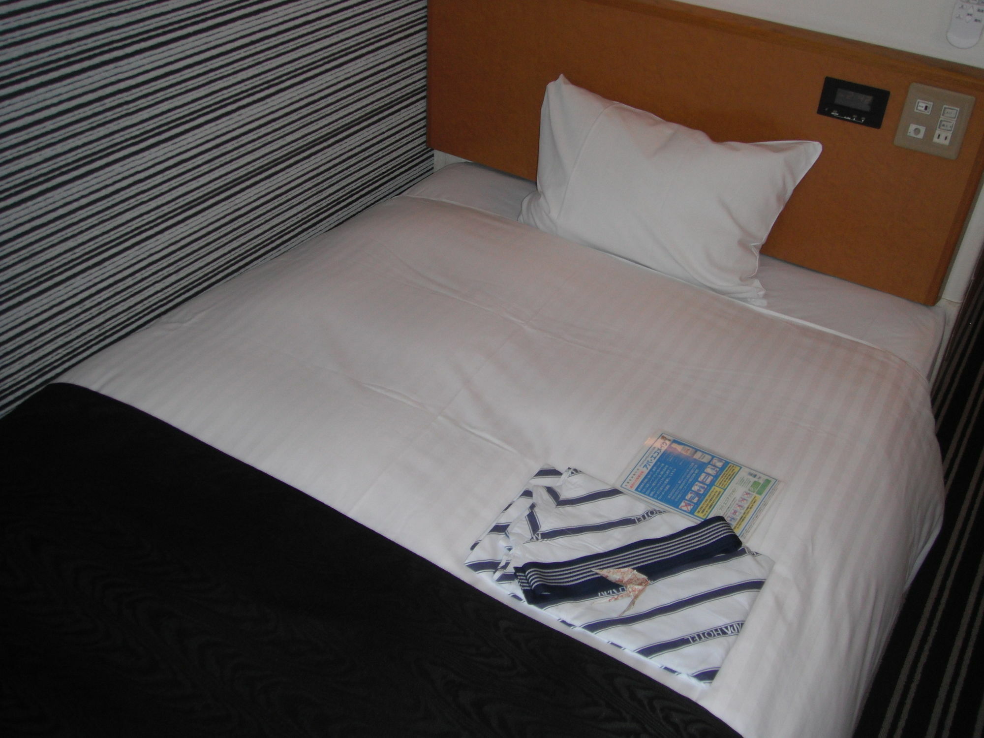 Apa Hotel Tokushima Ekimae מראה חיצוני תמונה