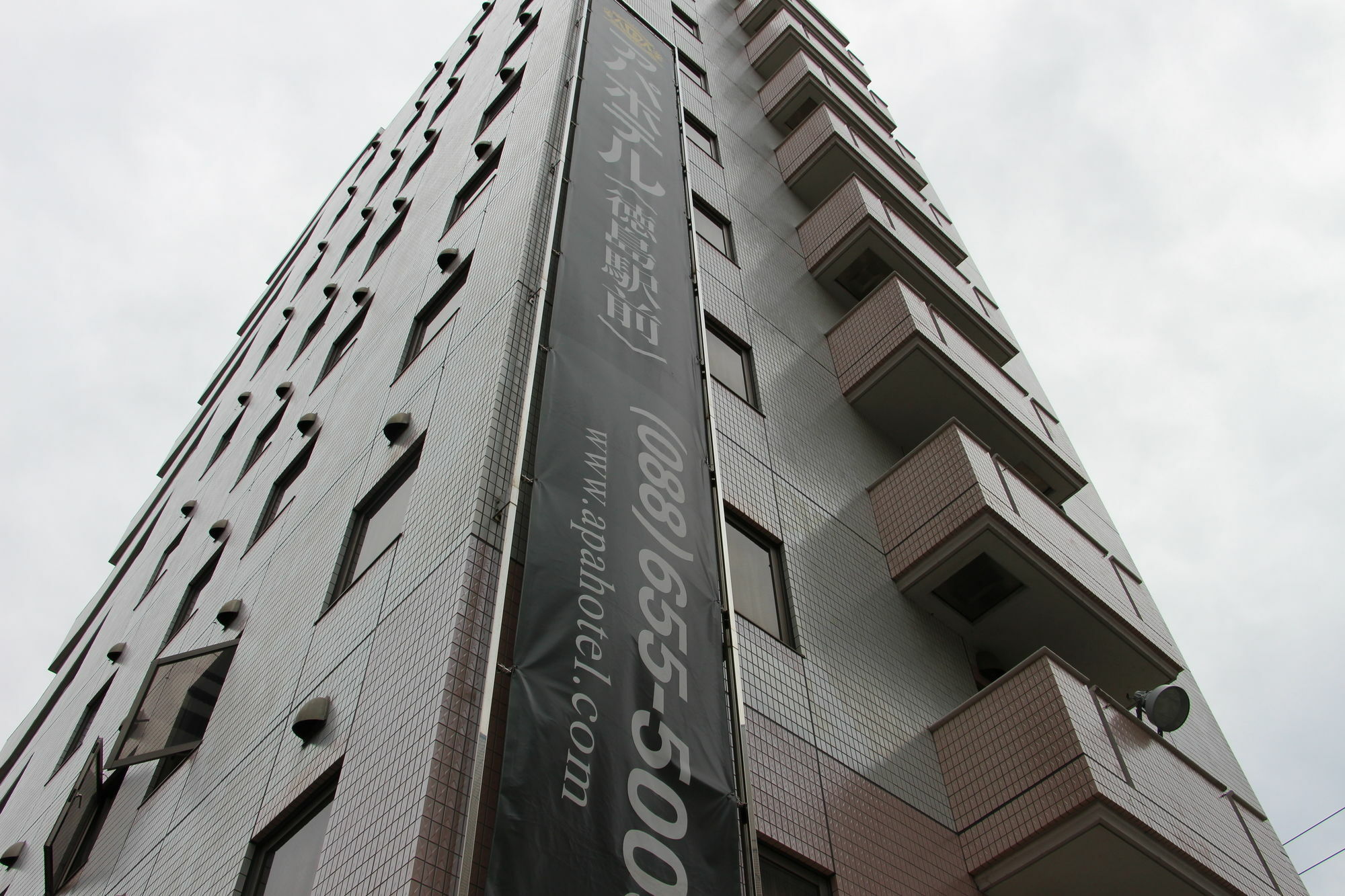 Apa Hotel Tokushima Ekimae מראה חיצוני תמונה
